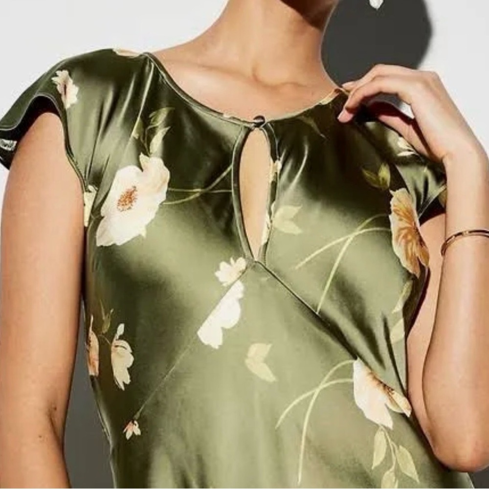 Old Navy Olive Floral Maxi Dress - Picture 3 of 5